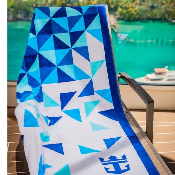 Beautiful and extra large Royal Caribbean Beach Towel - Picture 4 of 6